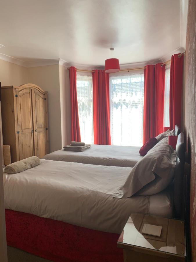 Twin Palms Guesthouse Great Yarmouth Esterno foto
