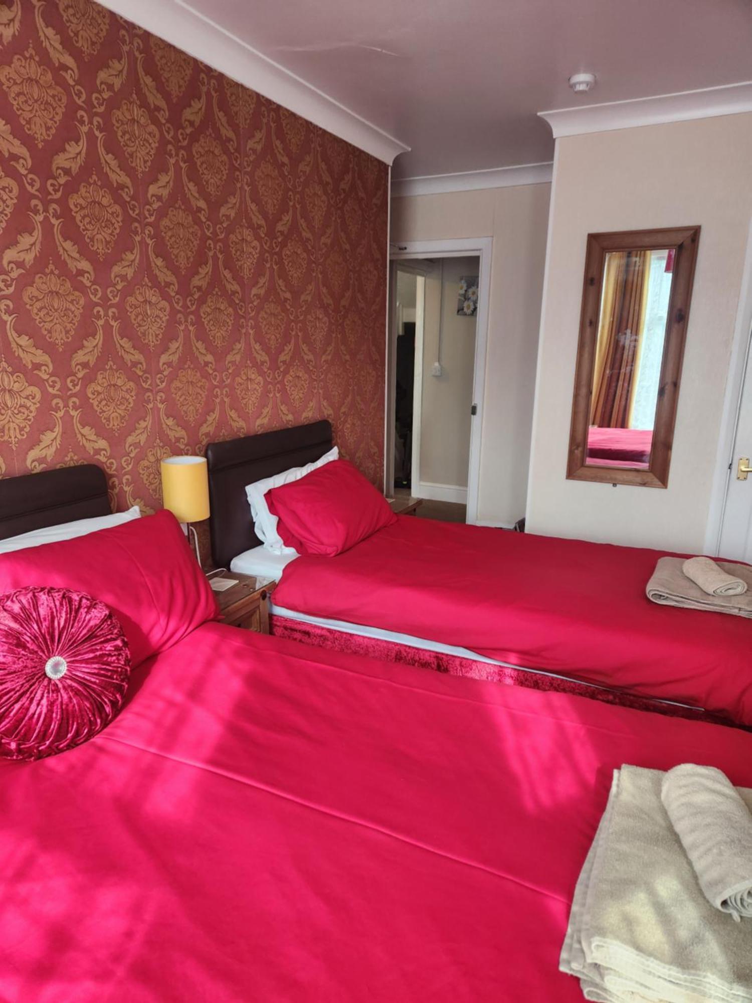 Twin Palms Guesthouse Great Yarmouth Esterno foto