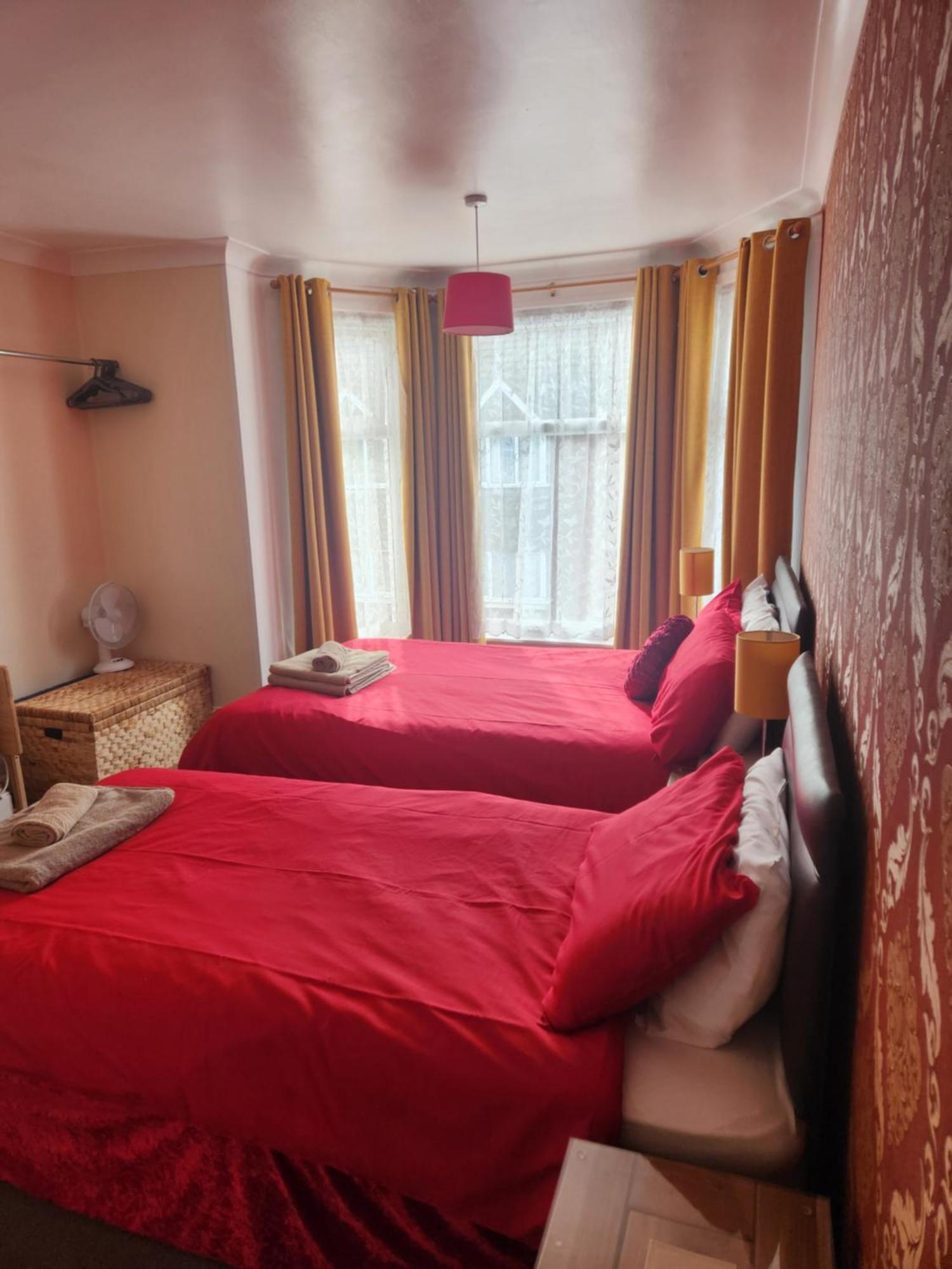 Twin Palms Guesthouse Great Yarmouth Esterno foto