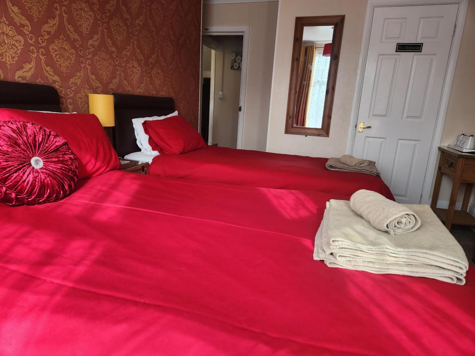 Twin Palms Guesthouse Great Yarmouth Esterno foto