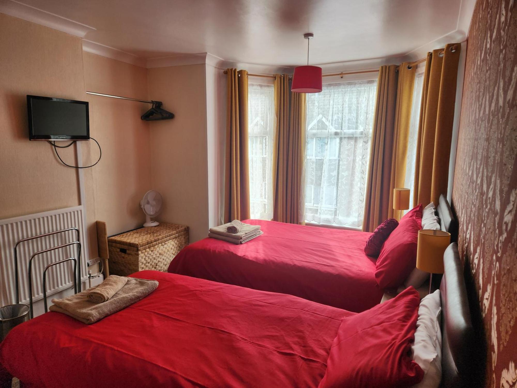 Twin Palms Guesthouse Great Yarmouth Esterno foto