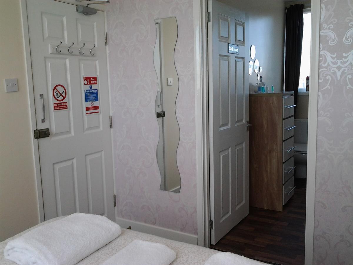 Twin Palms Guesthouse Great Yarmouth Esterno foto