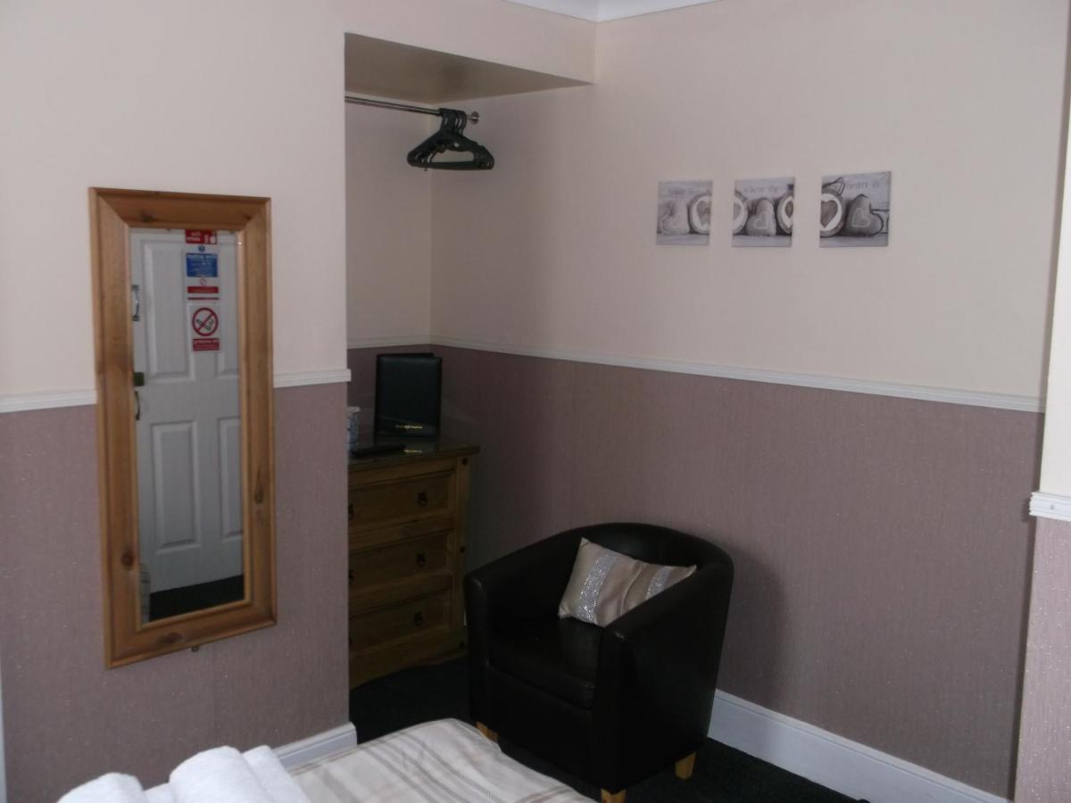 Twin Palms Guesthouse Great Yarmouth Esterno foto