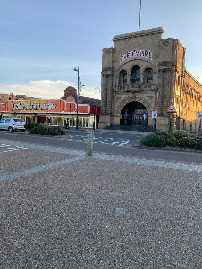 Twin Palms Guesthouse Great Yarmouth Esterno foto