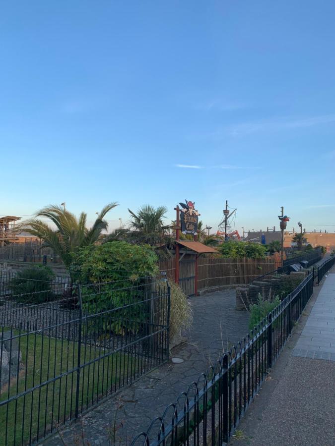 Twin Palms Guesthouse Great Yarmouth Esterno foto