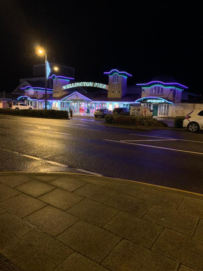 Twin Palms Guesthouse Great Yarmouth Esterno foto